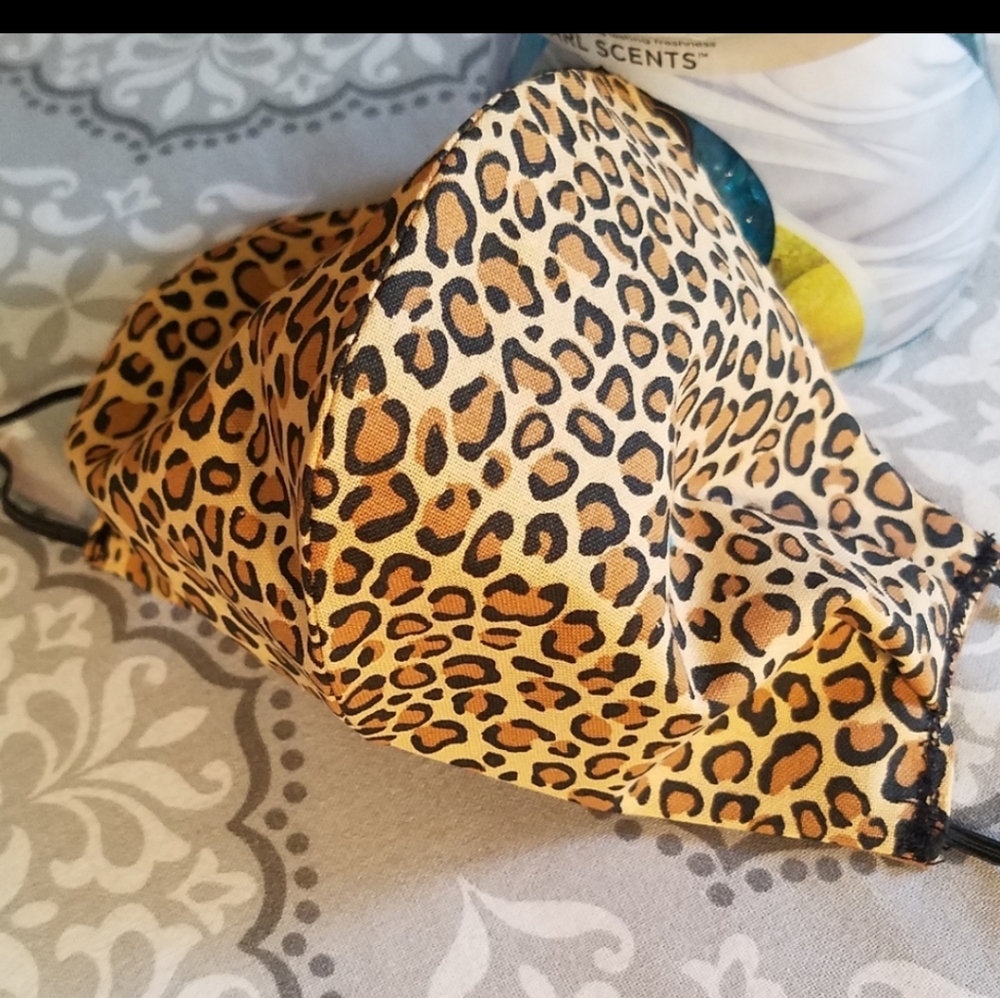 Leopard print protective mask - Picture 2 of 3
